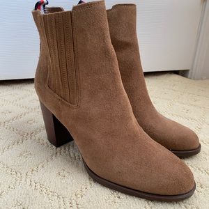 Brown Tommy Hilfiger boots size 6.5